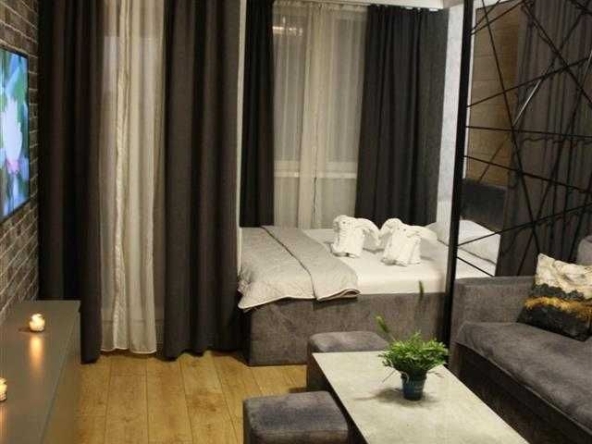 Дава се под наем Едностаен апартамент в Бургас, Център - 35 кв.м за 153 € - Снимка #1