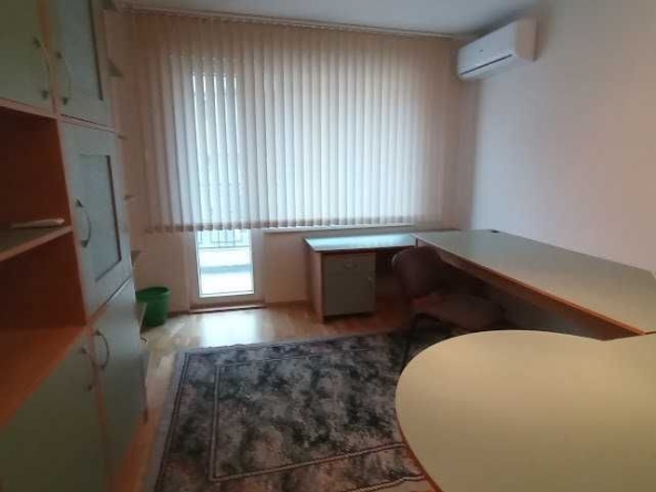 Дава се под наем Офис в Бургас, Център - 90 кв.м за 200 € - Снимка #1