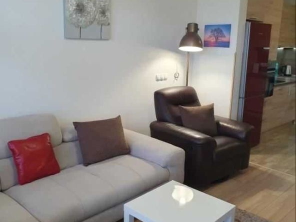 Дава се под наем Тристаен апартамент в София, Център - 90 кв.м за 750 € - Снимка #1