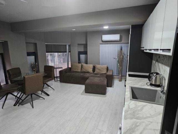 Дава се под наем Двустаен апартамент в Варна, Център - 70 кв.м за 880 € - Снимка #1