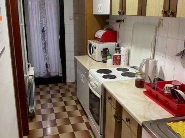 Дава се под наем Двустаен апартамент в Бургас, Център - 59 кв.м за 147.9 € - Снимка #1