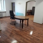 Дава се под наем Тристаен апартамент в София, Център - 100 кв.м за 700 € - Снимка #1