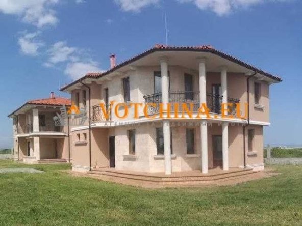 Къща в Поморие - 190 кв.м за 1264 €/кв.м - Снимка #1