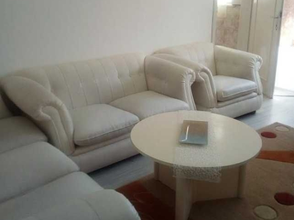 Дава се под наем Тристаен апартамент в Пловдив, Изгрев - 90 кв.м за 357 € - Снимка #1