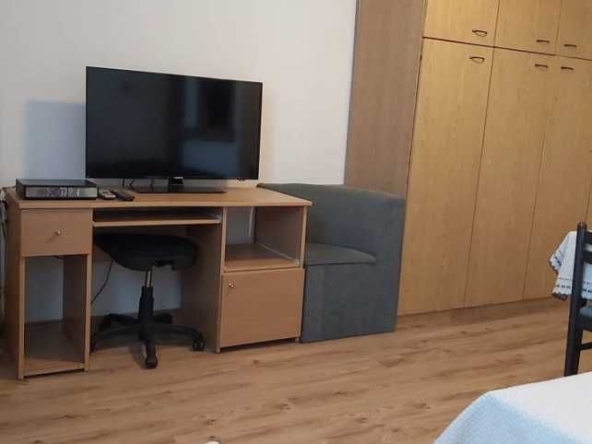 Дава се под наем Едностаен апартамент в Бургас, Възраждане - 36 кв.м за 140 € - Снимка #1