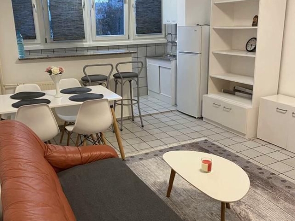 Дава се под наем Тристаен апартамент в София, Слатина - 70 кв.м за 550 € - Снимка #1