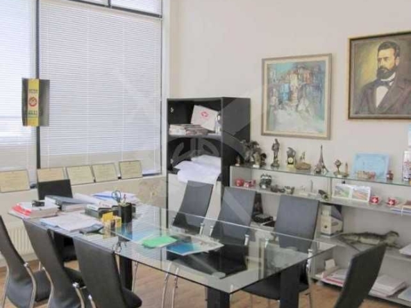 Дава се под наем Офис в Пловдив, Индустриална зона - Север - 735 кв.м за 299241.99 € - Снимка #1