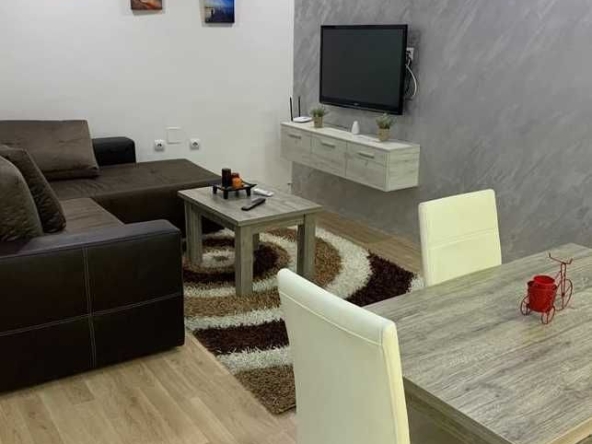 Дава се под наем Тристаен апартамент в Пловдив, Мараша - 90 кв.м за 306 € - Снимка #1