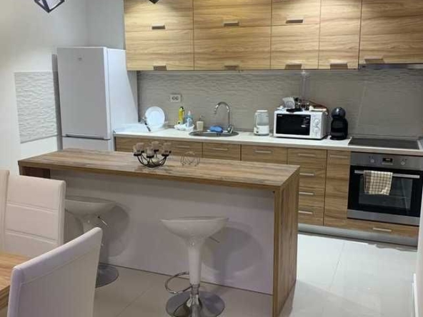 Дава се под наем Тристаен апартамент в Бургас, Лазур - 85 кв.м за 372.3 € - Снимка #1