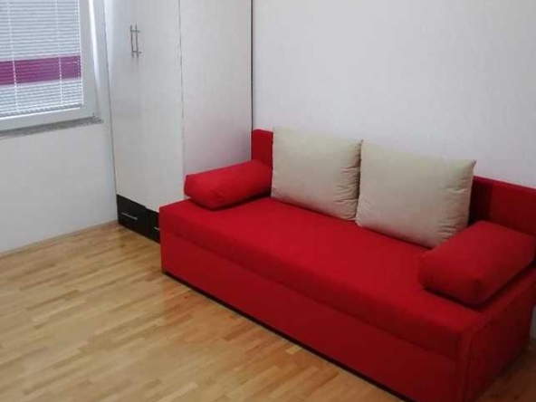 Дава се под наем Тристаен апартамент в Пловдив, Гагарин - 90 кв.м за 321.3 € - Снимка #1