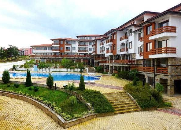 Двустаен апартамент в к.к. Слънчев бряг - 67 кв.м за 986 €/кв.м - Снимка #1