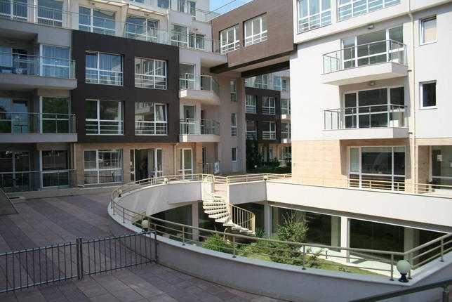 Дава се под наем Гараж / Паркомясто в Варна, Бриз - 15 кв.м за 79.56 € - Снимка #1