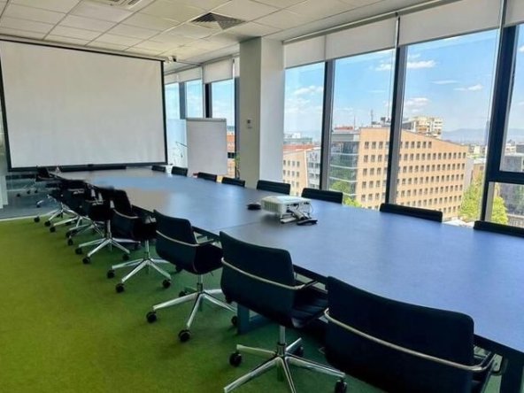 Дава се под наем Офис в София, Младост 4 - 627 кв.м за 7000 € - Снимка #1