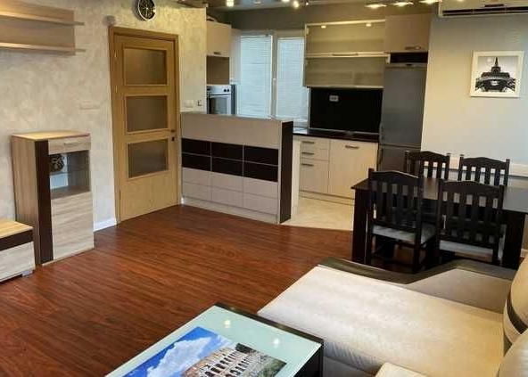 Дава се под наем Тристаен апартамент в София, Дървеница - 78 кв.м за 698.19 € - Снимка #1