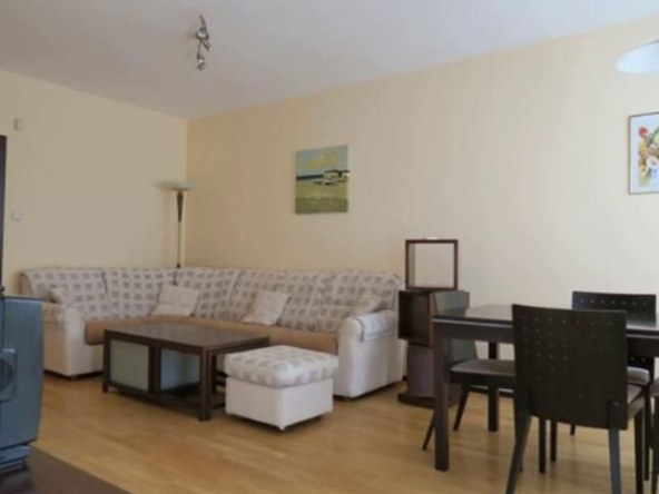 Дава се под наем Тристаен апартамент в Пловдив, Център - 90 кв.м за 510 € - Снимка #1