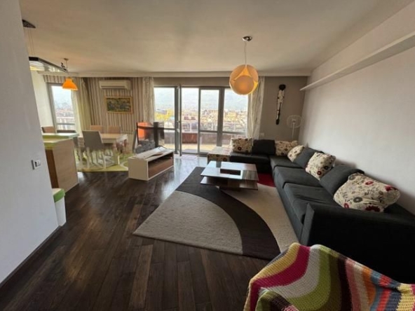 Дава се под наем Тристаен апартамент в София, Студентски град - 160 кв.м за 990 € - Снимка #1