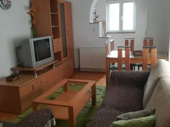 Дава се под наем Едностаен апартамент в Бургас, Ветрен - 42 кв.м за 188.7 € - Снимка #1