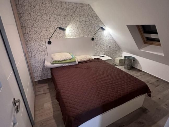 Дава се под наем Тристаен апартамент в София, Бояна - 120 кв.м за 815.49 € - Снимка #1
