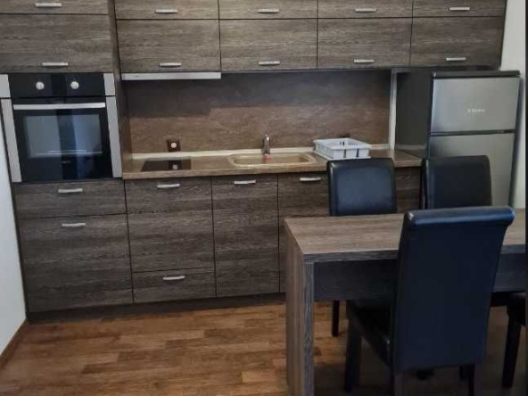 Дава се под наем Двустаен апартамент в Пловдив, Център - 55 кв.м за 375 € - Снимка #1