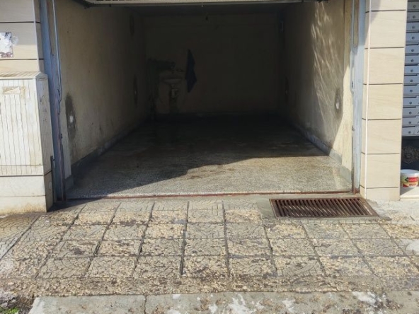 Дава се под наем Гараж / Паркомясто в Варна, Цветен квартал - 17 кв.м за 129.54 € - Снимка #1