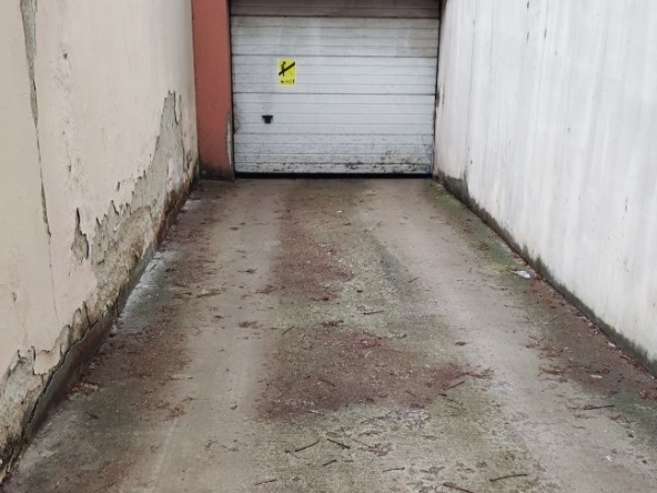 Дава се под наем Гараж / Паркомясто в София, Зона Б-18 - 17 кв.м за 132.6 € - Снимка #1