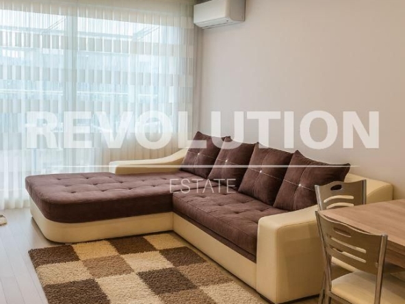 Дава се под наем Двустаен апартамент в Варна, Възраждане 1 - 90 кв.м за 700 € - Снимка #1