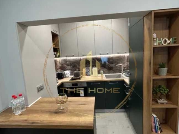 Дава се под наем Тристаен апартамент в Варна, Център - 105 кв.м за 1300 € - Снимка #1