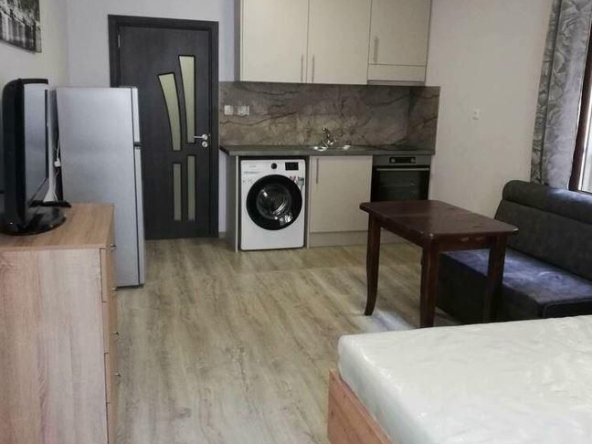 Дава се под наем Едностаен апартамент в Бургас, Лазур - 40 кв.м за 331.5 € - Снимка #1