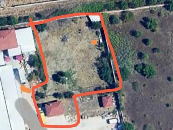 Дава се под наем Парцел в Пловдив, Център - 1540 кв.м за 765 € - Снимка #1