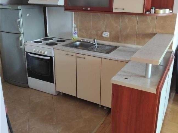 Дава се под наем Двустаен апартамент в Бургас, Център - 58 кв.м за 204 € - Снимка #1