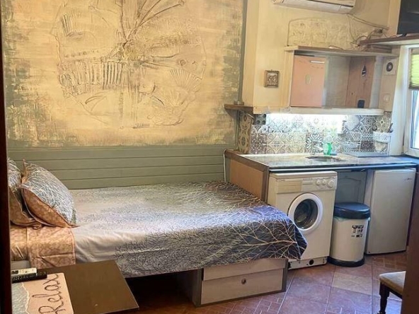 Дава се под наем Едностаен апартамент в Бургас, Център - 30 кв.м за 331.5 € - Снимка #1