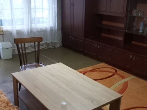 Дава се под наем Тристаен апартамент в Търговище, Център - 75 кв.м за 66300 € - Снимка #1