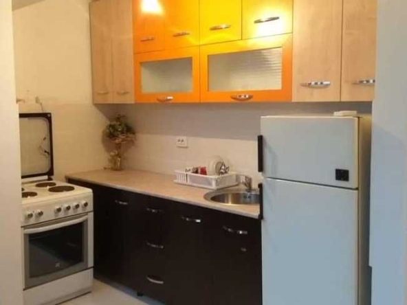 Дава се под наем Тристаен апартамент в Бургас, Братя Миладинови - 95 кв.м за 321.3 € - Снимка #1