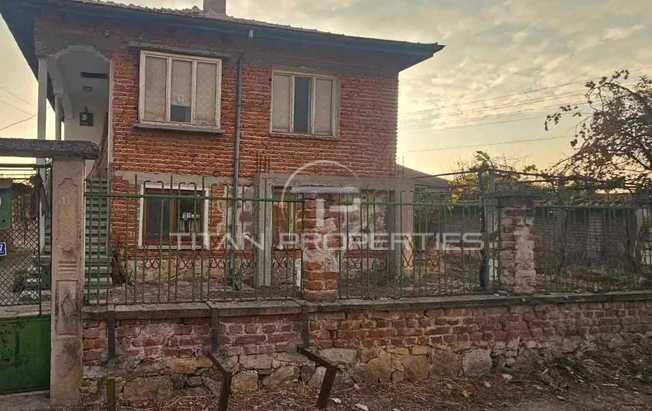 Къща в с. Черноземен, Област Пловдив - 140 кв.м за 593 €/кв.м - Снимка #1