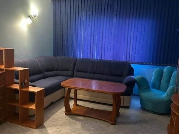 Дава се под наем Двустаен апартамент в София, Връбница 2 - 68 кв.м за 648.21 € - Снимка #1