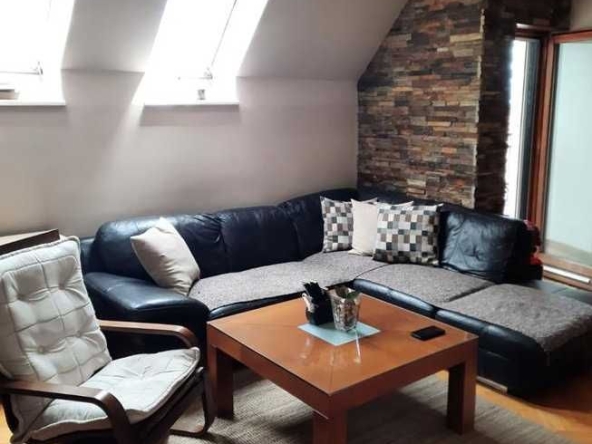 Дава се под наем Тристаен апартамент в Бургас, Лазур - 80 кв.м за 280.5 € - Снимка #1