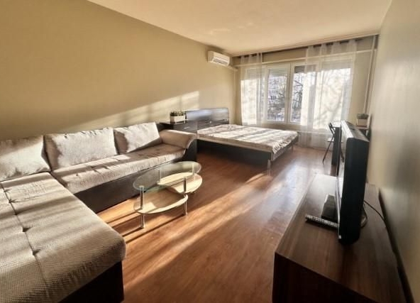 Дава се под наем Двустаен апартамент в София, Люлин 6 - 4052 кв.м за 409 € - Снимка #1