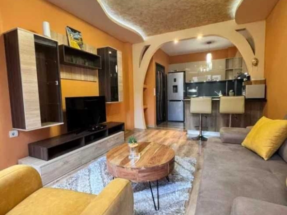 Дава се под наем Двустаен апартамент в Пловдив, Център - 67 кв.м за 433.5 € - Снимка #1