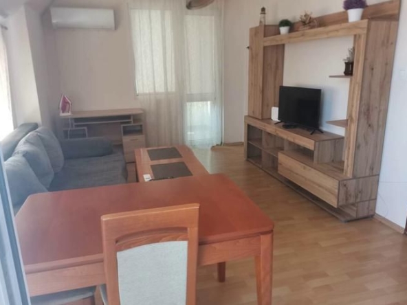 Дава се под наем Двустаен апартамент в Бургас, Център - 53 кв.м за 433.5 € - Снимка #1