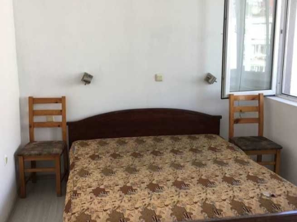 Дава се под наем Двустаен апартамент в Бургас, Меден рудник - зона Б - 50 кв.м за 76.5 € - Снимка #1