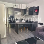 Дава се под наем Тристаен апартамент в Варна, Център - 82 кв.м за 675 € - Снимка #1