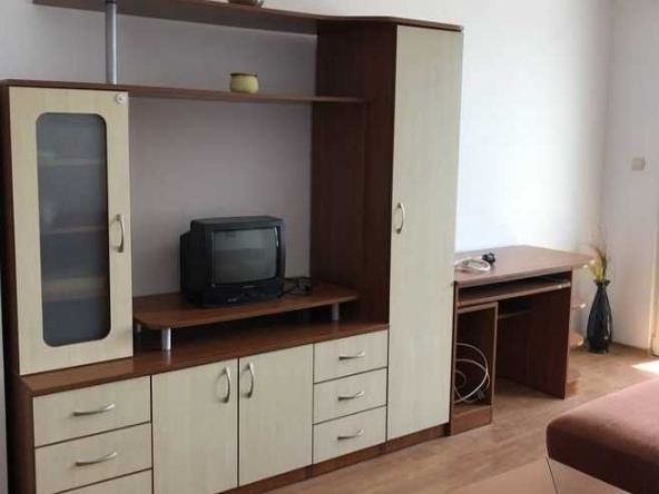 Дава се под наем Двустаен апартамент в Бургас, Меден рудник - зона А - 72 кв.м за 114.75 € - Снимка #1