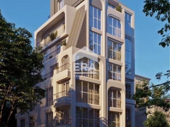Двустаен апартамент в Варна, Център - 76 кв.м за 4015 €/кв.м - Снимка #1