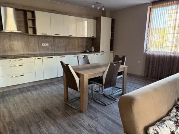 Дава се под наем Двустаен апартамент в Казанлък - 82 кв.м за 357 € - Снимка #1