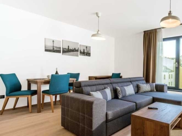 Дава се под наем Двустаен апартамент в Пловдив, Изгрев - 64 кв.м за 219.3 € - Снимка #1
