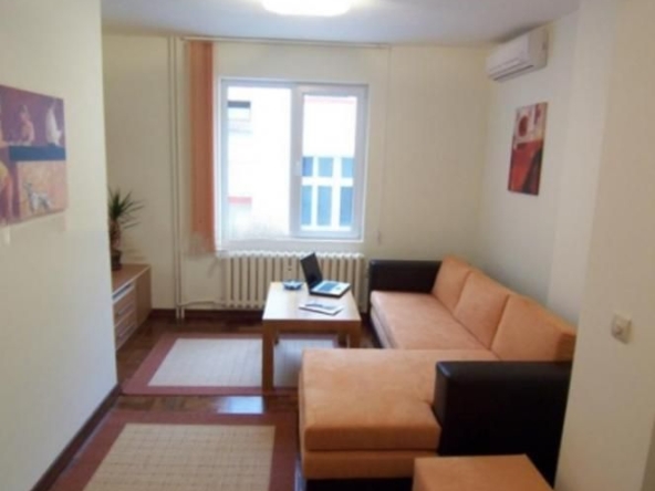 Дава се под наем Двустаен апартамент в София, Център - 55 кв.м за 480 € - Снимка #1