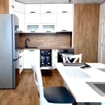 Дава се под наем Тристаен апартамент в Бургас, Зорница - 92 кв.м за 714 € - Снимка #1