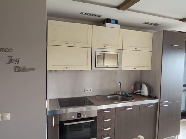 Дава се под наем Тристаен апартамент в София, Оборище - 105 кв.м за 700 € - Снимка #1