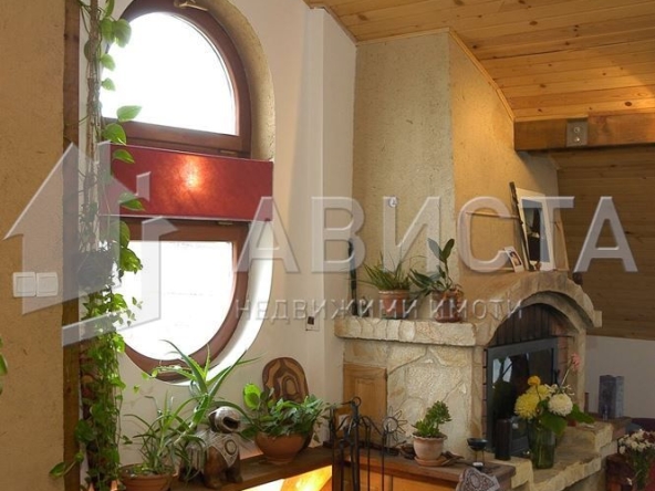 Четиристаен апартамент в София, Център - 100 кв.м за 1530 €/кв.м - Снимка #1