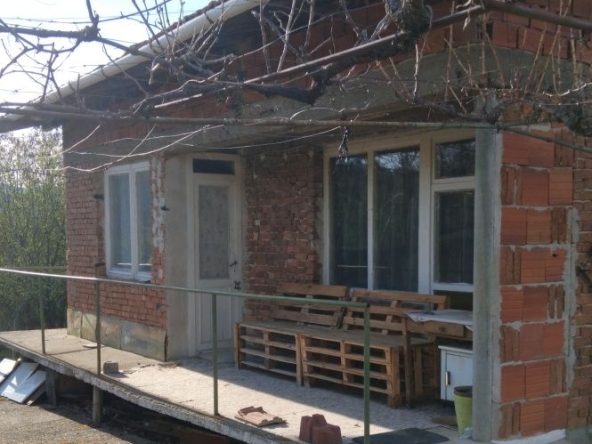 Къща в с. Еремия, Област Кюстендил - 50 кв.м за 561 €/кв.м - Снимка #1